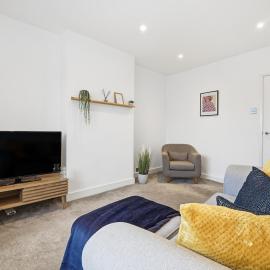 Central Apartment - 16 Mins to London