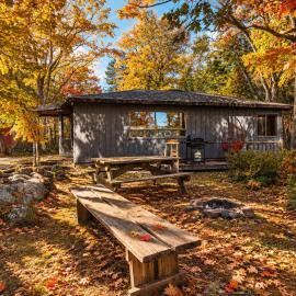 3-Bedroom Cottage #9 - Sand Bay, hôtel à Dillon
