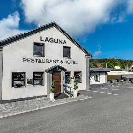 LAGUNA Hotel & Restaurant: Přimda şehrinde bir otel