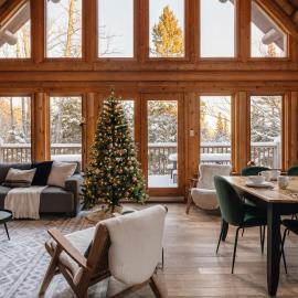 NEW! Luxury Timber Chalet - Hot Tub & Game Room, отель в городе Labelle