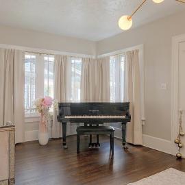 1 Mi to Akron Zoo! Charming Home w/ Yard