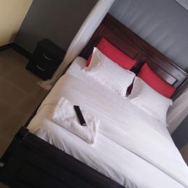 Mula's Suites Motel