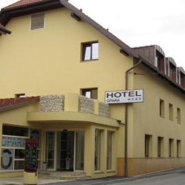 Hotel Opara, hotel Trebnjében