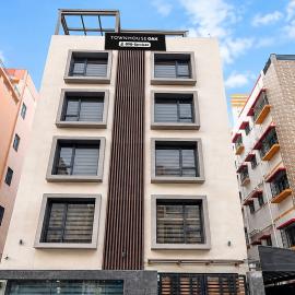 Super Townhouse Oak DLF Newtown Bus Terminal
