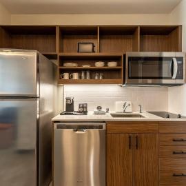 Everhome Suites Corona, hotel em Corona