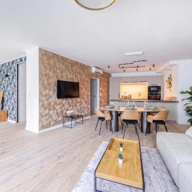 Skyline Penthouse with Jacuzzi and Huge Terrace