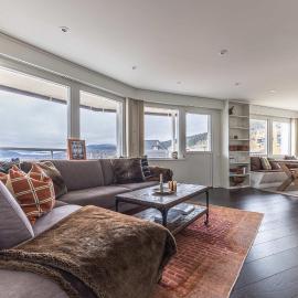 3BR Flat for 6 with Lake Views & Sauna, хотел в Аре