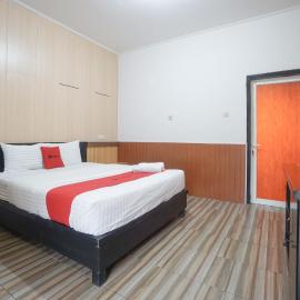 RedDoorz Syariah Plus near Banyuwangi Airport, Hotel in Dadapan