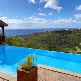 Bungalow idyllique à Vieux-Habitants avec vue sur la mer