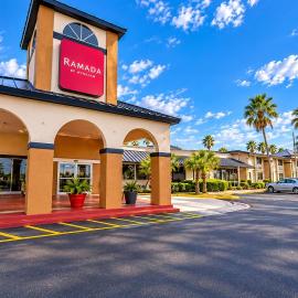 Ramada by Wyndham Davenport Orlando South, viešbutis mieste Davenportas