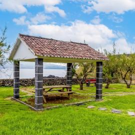 Charming house in Praia do Almoxarife with sea view.