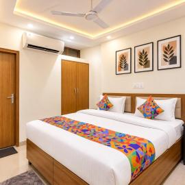 Hotel Comfort Stayz 2 Inn- Sec 44 Noida, хотел в Ноида