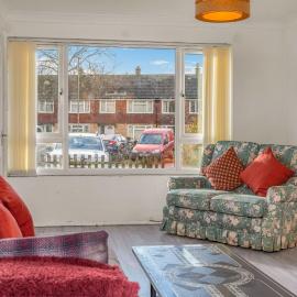 Owl Haven: Comfortable central 3 bedroom house, with an enclosed garden.