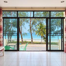 Sammy Seaview Beachfront Homestay