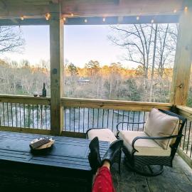 Riversong Cabin โรงแรมในคลีฟแลนด์