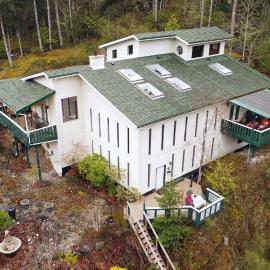 Unique Dream Villa on the Island with Hot Tub, Pool & Pond