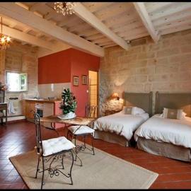 Le trente trois, khách sạn ở Uzès