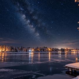 Chalet Havre lake view and access spa fireplace close to Lac Saint Jean، فندق في LʼAscension