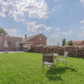 N4 - Large garden, perfect for families of up to 8 people