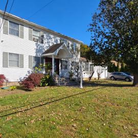 Shop, Hike, Golf & Swim: Inviting Deer Park Escape