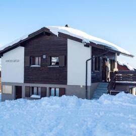 Elegantes Ferienhaus in traumhafter Natur – hotel w mieście Rosswald