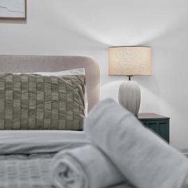 Rustic Pyrenees Hideaway by Lion House, hotel Avocában