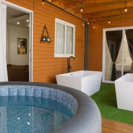 La Palma Suite 1 | Outdoor Tubs & Jacuzzi, hotelli kohteessa Anasco