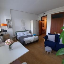 Appartamento luminoso Crema - parcheggio gratis, hotel a Crema