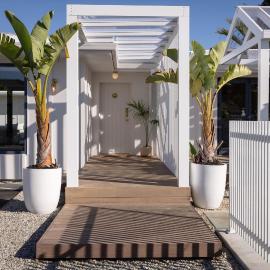 Poolside on Moffat - Tauranga Holiday Home