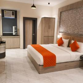 Veda INN by Chrysdorf ADITYAN Group Of Hotels, hotel in Faizābād