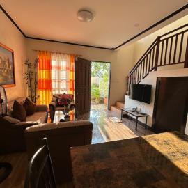 Elegant Townhouse Haven Cleopatra