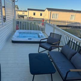 Pet friendly hot tub holidays at Coastfields