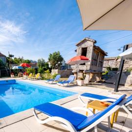 Idyllic Villa in Cova with Private Pool, hotel Crasto városában
