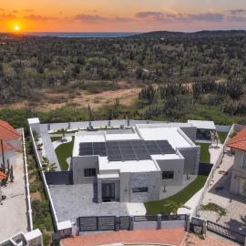 Modern Villa Luel private pool 5 min to Palm Beach