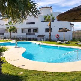 Spacious Apartment with Views in Málaga, 77 m², Shared Pool