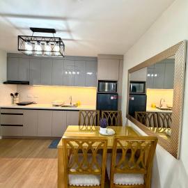 Elegant & Luxurious 1-BR Unit at The Loop CDO, hótel í Pontud