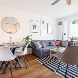 Modern Apartment with Balcony near SBB - Special CUATRO PICASSO 43 Apartment, Basel, up to 6 guests
