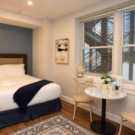 Fun Cozy Apts - 1 25 Mile Walk to TIAA Bnk Fld