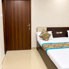 Shri Brijraj Resort - Vrindavan #Close To Prem Mandir & Banke Bihari Temple, отель в Вриндаване