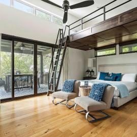 Viesnīca Charming Lake Getaway with Loft - Pickleball & BBQ pilsētā Edgewater Beach