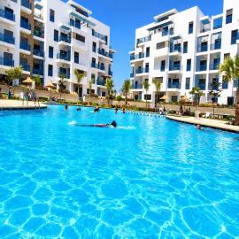 Appartement complexe Costa Mar avec piscine privée très sécurisé 3min de la plage Luxe et détente ainsi sans vis-à-vis, hotel em Martil