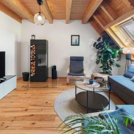 Maisonette im Holzhaus in Dattingen mit Kamin, Balkon und Garten, hotel Dattingen városában
