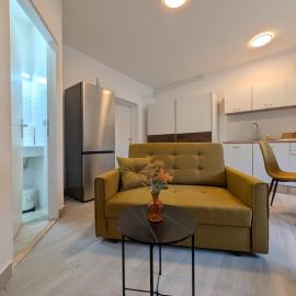 Snug'n Cozy Studio, hotel a Sesvete