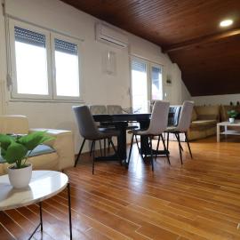 Spacious Condo w Terrace & Piano