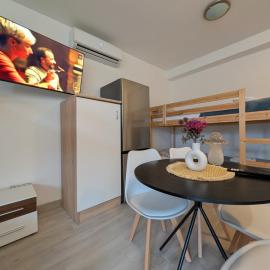 Studio & One-Bedroom in Central Sesvete: Sesvete şehrinde bir otel