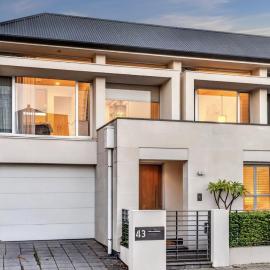 Margaret House | Elegant City-Fringe Escape
