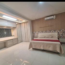 Casa com Piscina de 3 Quartos px da Avenida dos Holandeses a 3km da Praia do Araçagy
