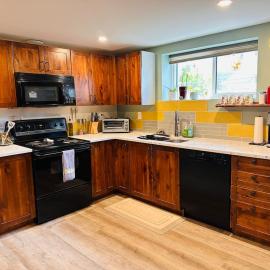 Ash Haven - Cozy Basement Suite in the Heart of Golden, BC