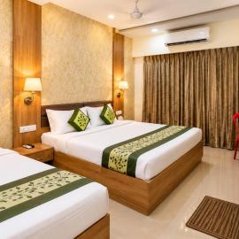 Hotel SD Vedika Dwarka, Near SEA BEACH and Dwarkadhish Temple And Railway Station