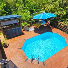 Appartement lumineux avec piscine à Le Moule, 70 m²